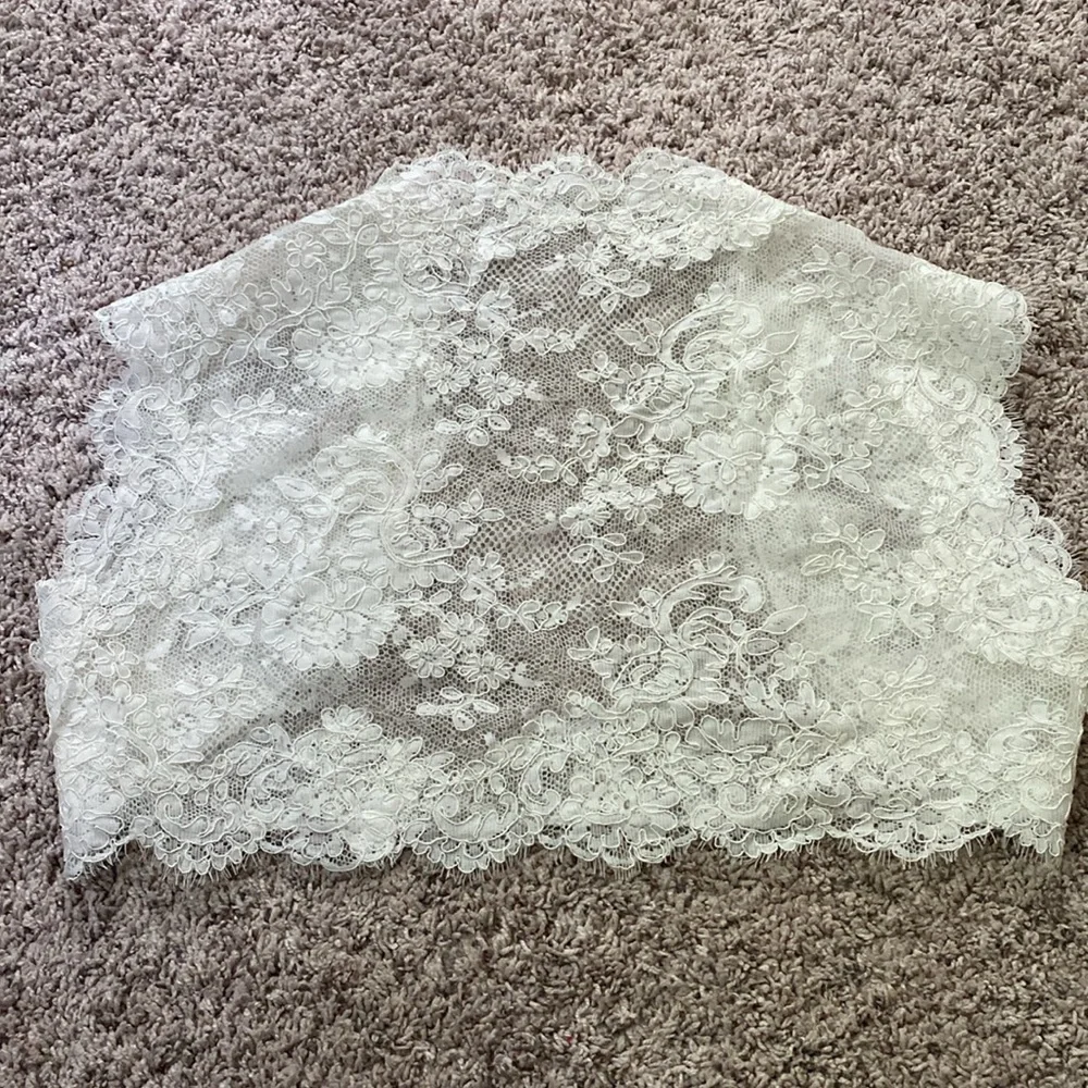 Handmade Lace Shrug/Shaw - Picture 6 of 6